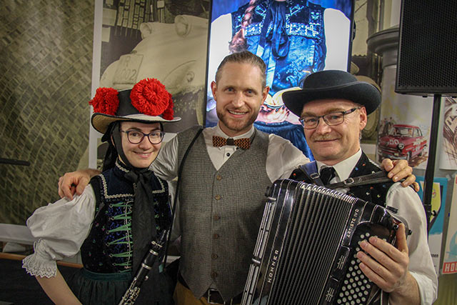 Sebastian Wehrle mit Musiker