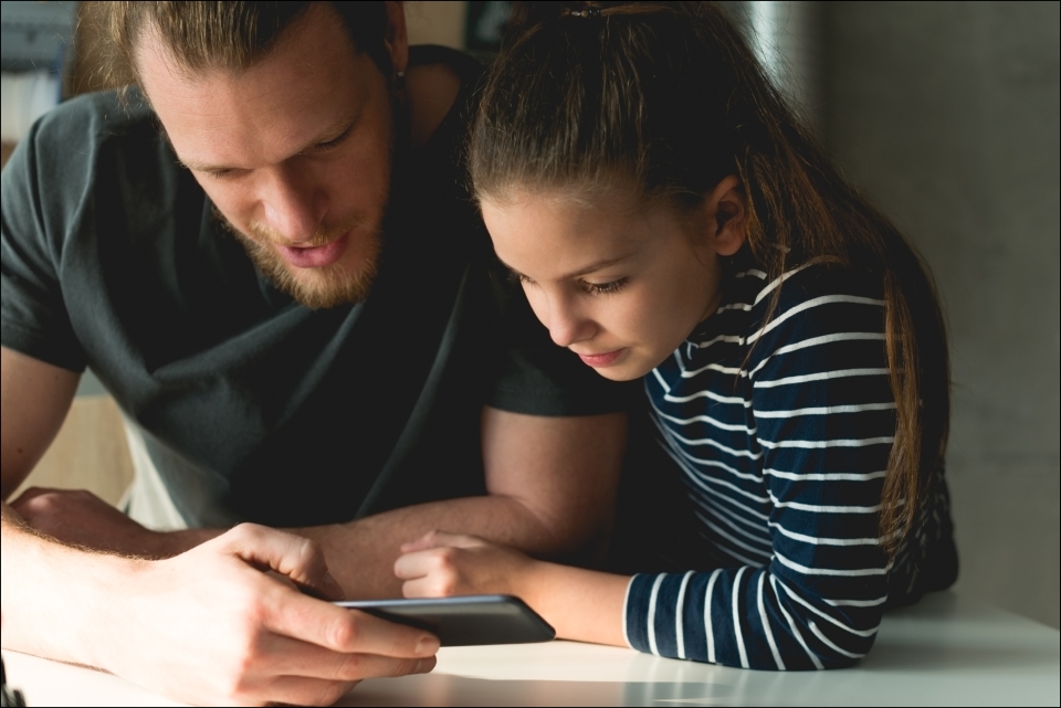 Digital Parenting: Social-Media-Nutzung der eigenen Kinder verantwortungsvoll begleiten