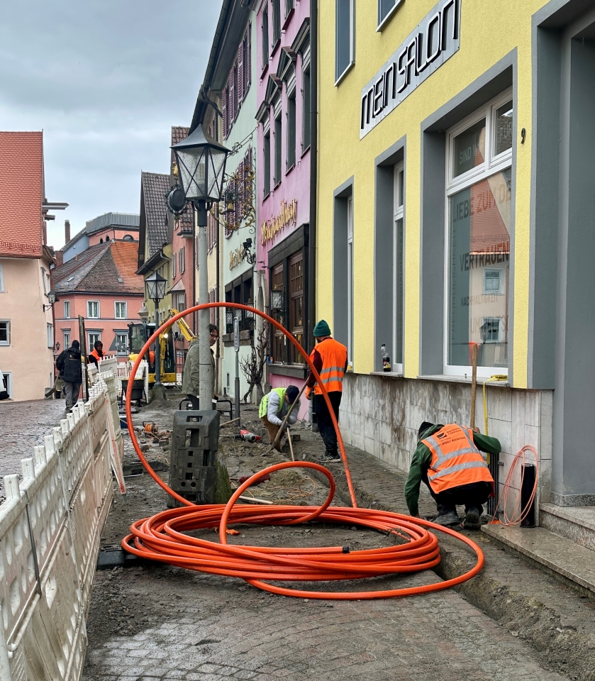 Glasfaserausbau: Mittwochsmarkt weicht auf Hochbrücktorstraße aus