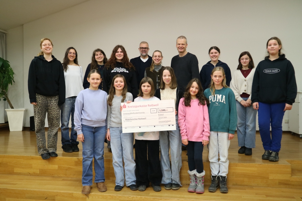Lionsclub spendet 1590 Euro an den Mädchenchor Rottweil