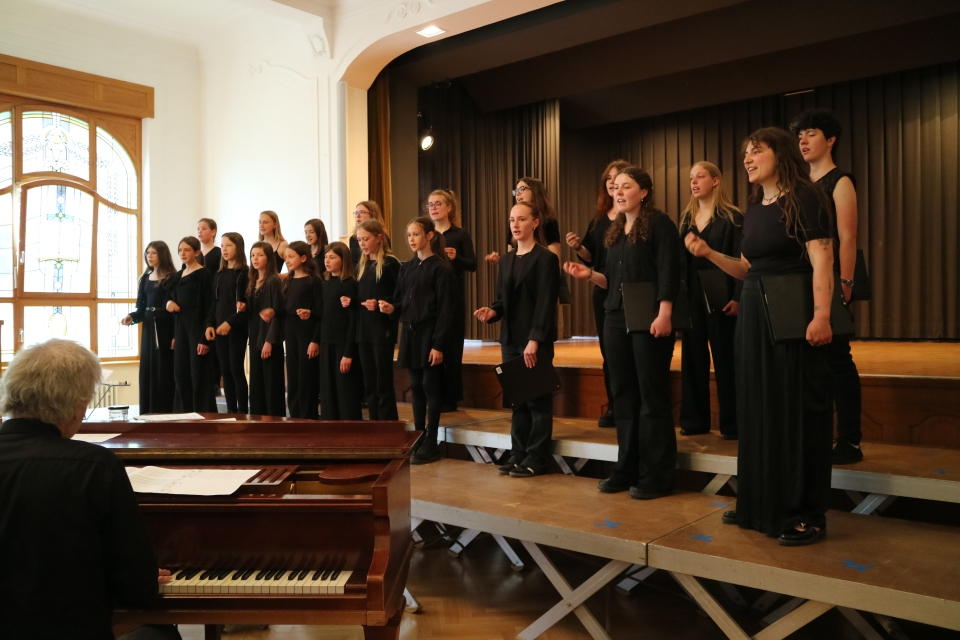 Melodien zum Muttertag: Mädchenchor gaben Konzert im Rottenmünster