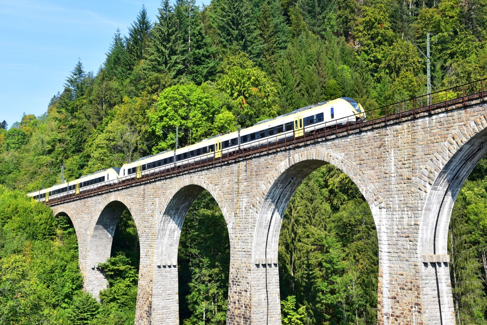 Ravennaviadukt weisse Bahn