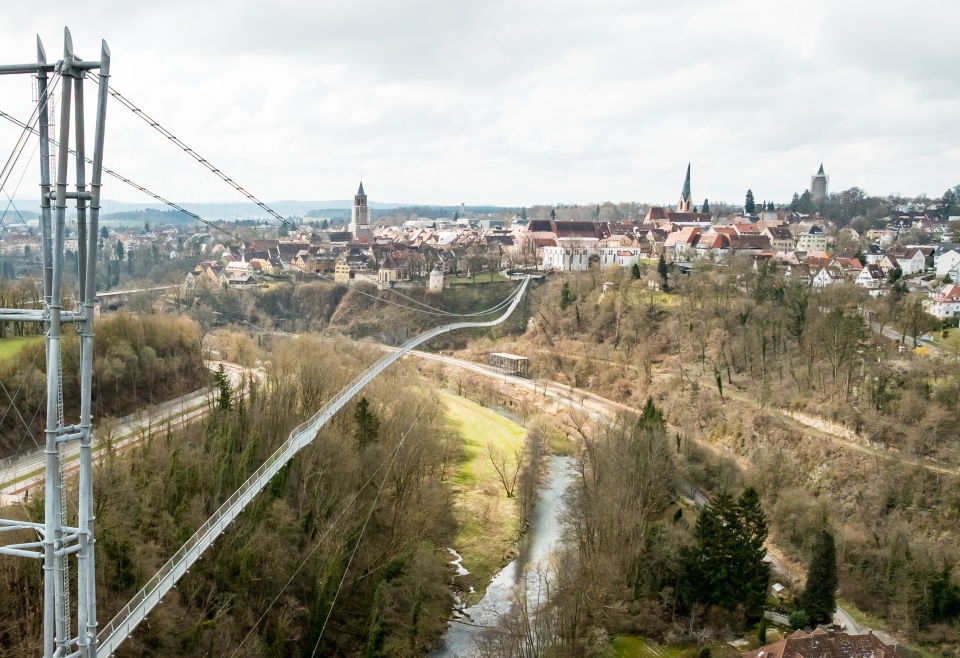 Rottweil feiert Eröffnung der Hängebrücke NECKARLINE mit großem Brückenfest