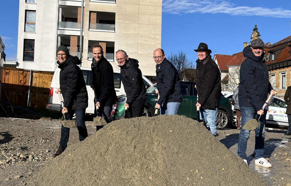 Spatenstich für den Neubau